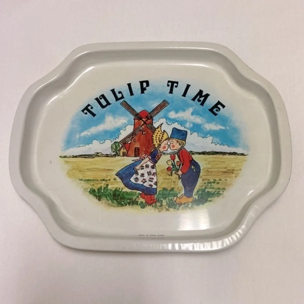 Vintage Dutch TULIP‎ TIME Tin Tray boy kissing girl on farm Multi-Color 7.5 x 6